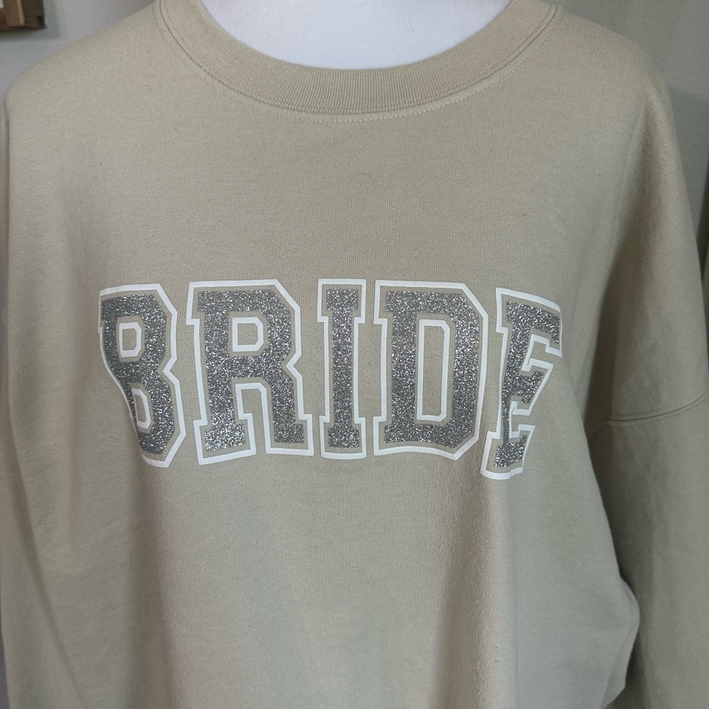 Gildan Cream Crew Neck Sweater with Collegiate Bride Design - Picture 3 of 5